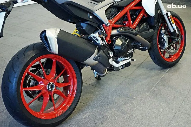 Ducati Hypermotard Image 4